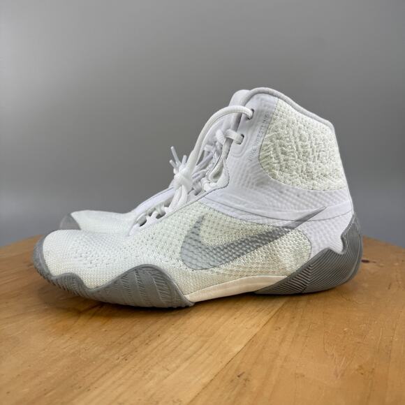 Nike Tawa Mens Size 7.5 White Metallic Silver Flyknit Wrestling Shoes CI2952-100 - Picture 3 of 8